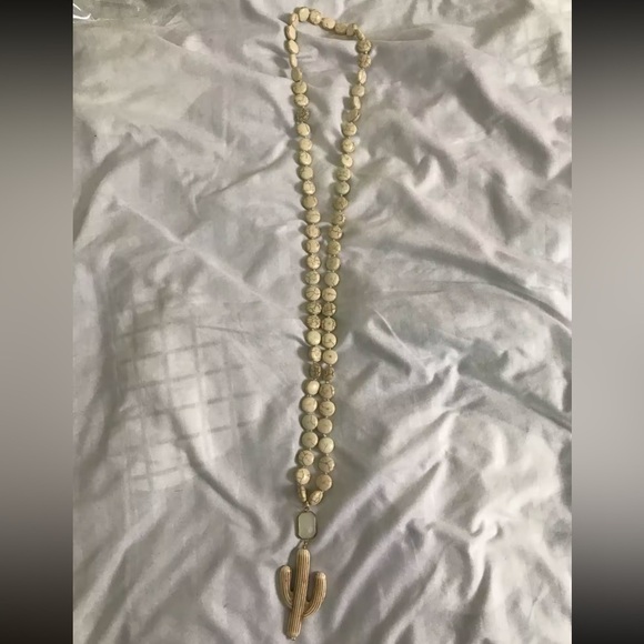 Western Cactus Natural Stone Howlite Beaded Necklace - Picture 4 of 10